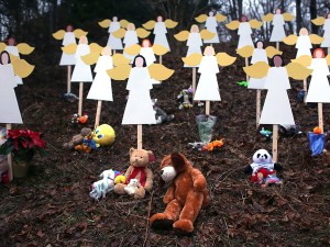 Sandy_Hook_shooting_angels_December_2012